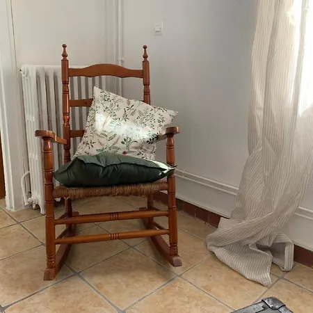 Maison De Au Bord De La Riviere ! * Μποβέ